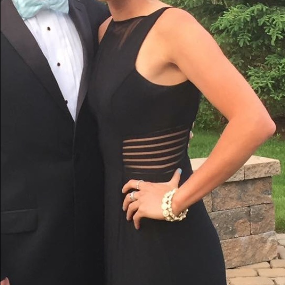 Long black dress - Picture 2 of 5